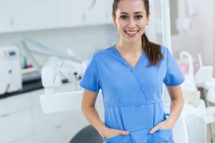 Empleo como Auxiliar de Enfermeria