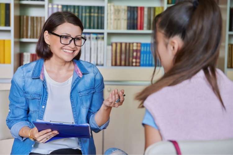 Oferta de empleo para educador