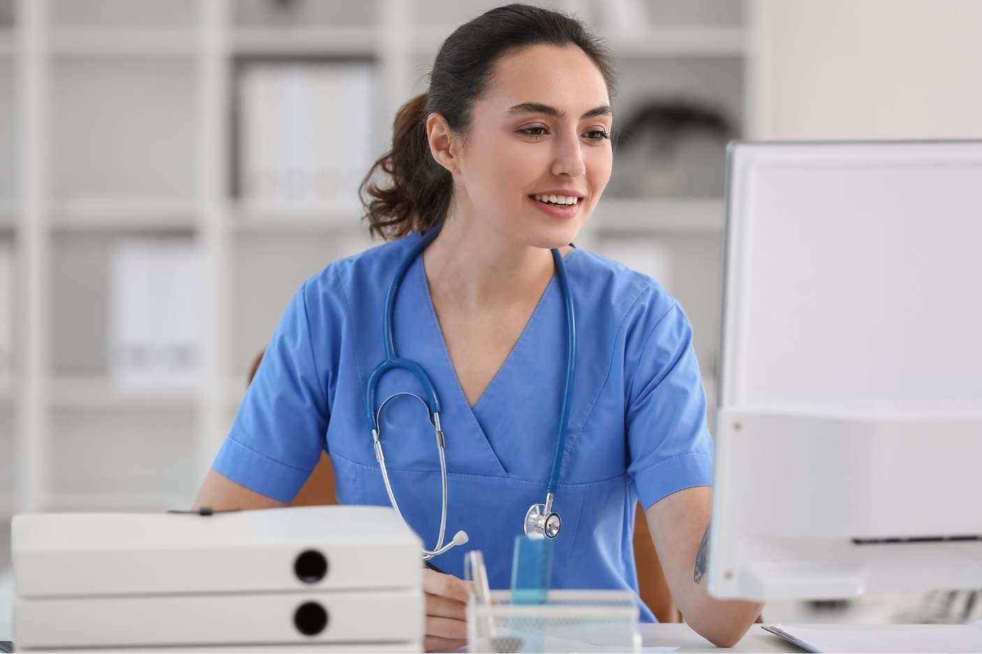 Trabajo como auxiliar en clínica dental
