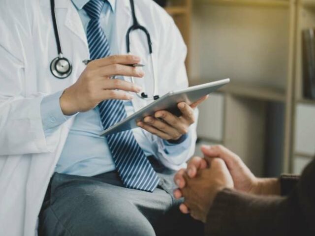 Empleo como médico psiquiatra