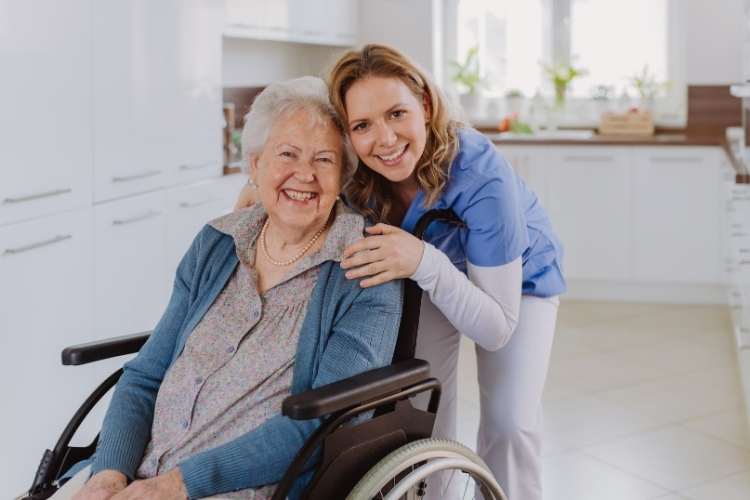 Trabajo como cuidador de anciano