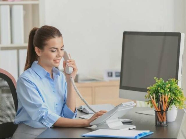 Vacante para recepcionista de clínica